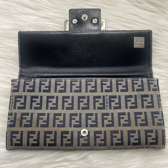FENDI Zucchino Monogram Wallet - Picture 5 of 16